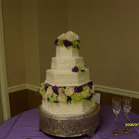 Perfect your wedding reception with a beautiful cake!